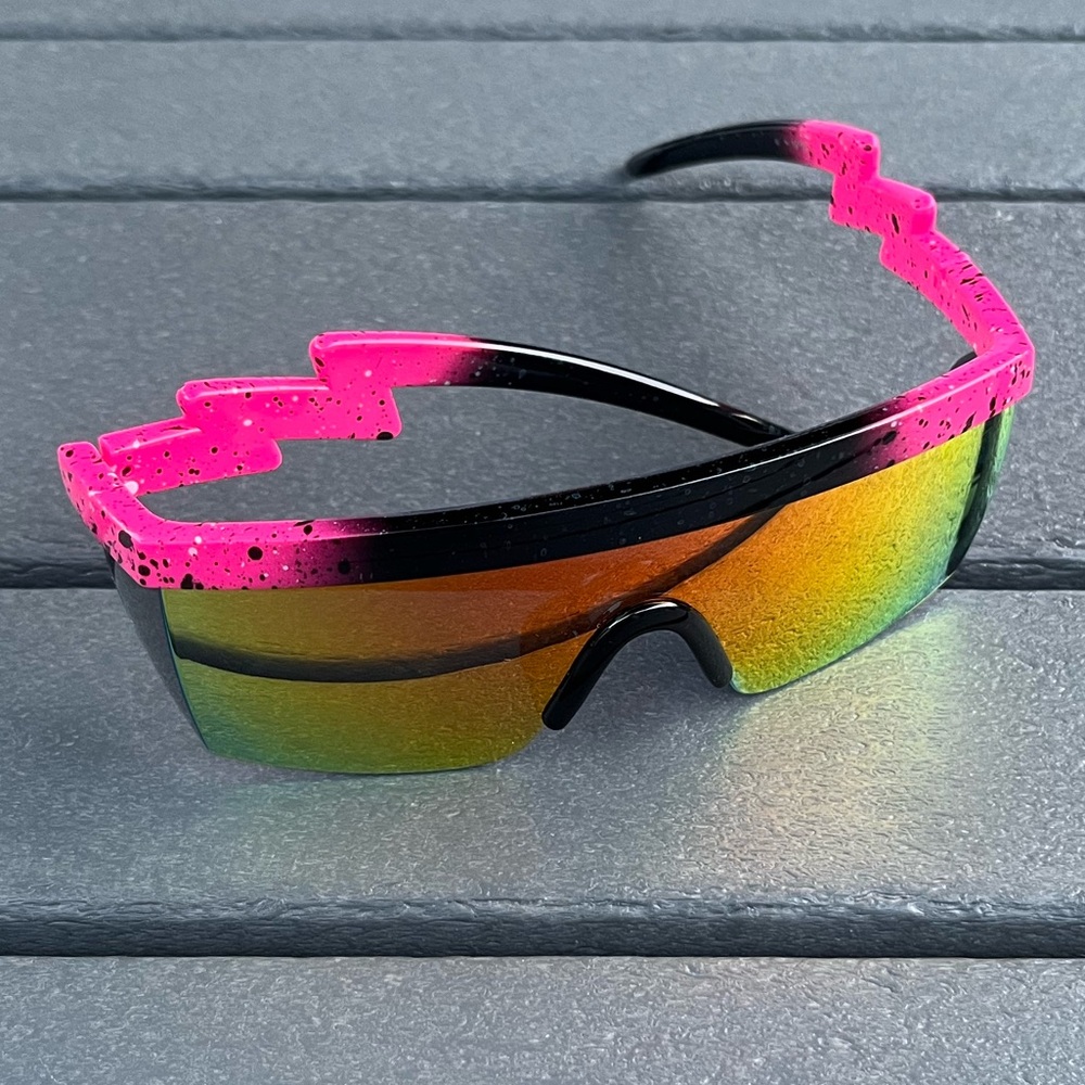 ✨Host Pick!✨💕Retro Y2K; Pink and Black Speckled Sunglasses; Rainbow Chrome Lens